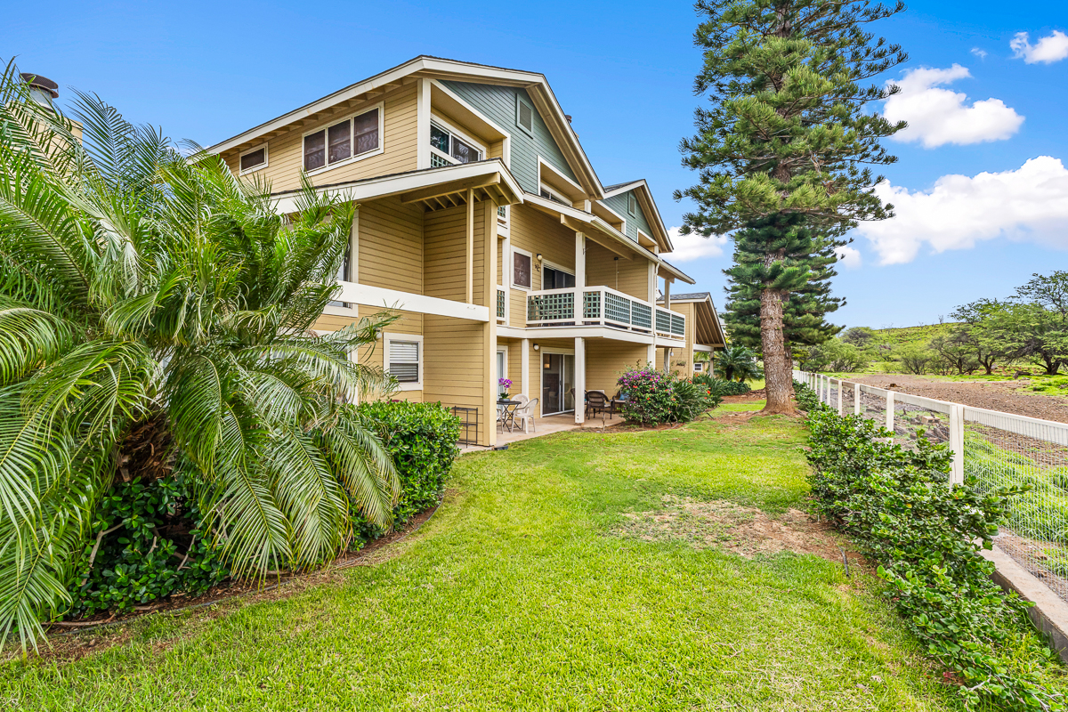 Exterior of waikoloa village condo on big island