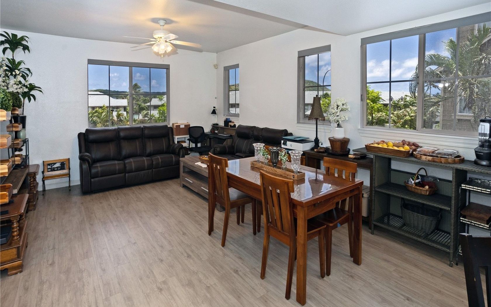 Pet friendly condo in Hawaii Kai