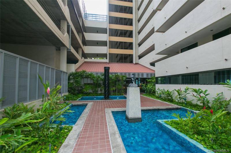 the commodore condo
