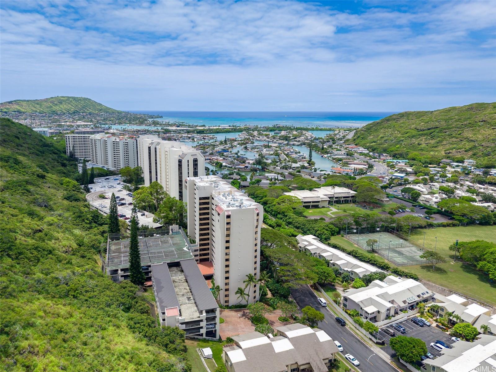the commodore condos in honolulu