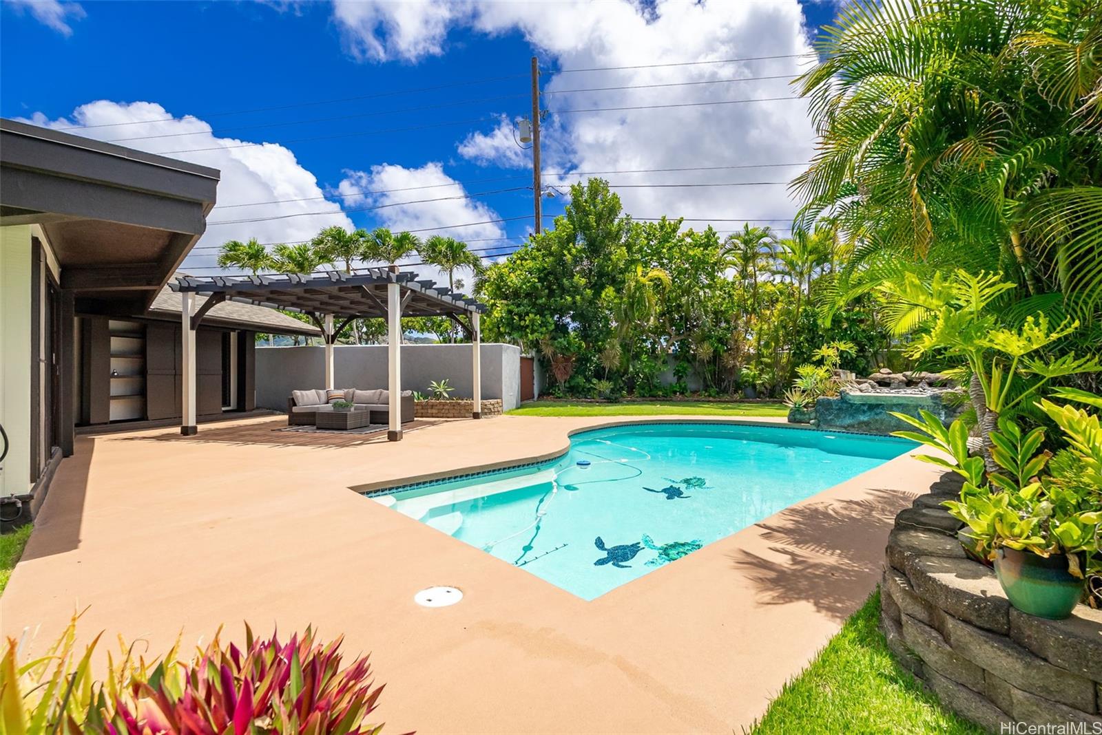 Pool and covered sitting area in Portlock Oahu home for sale