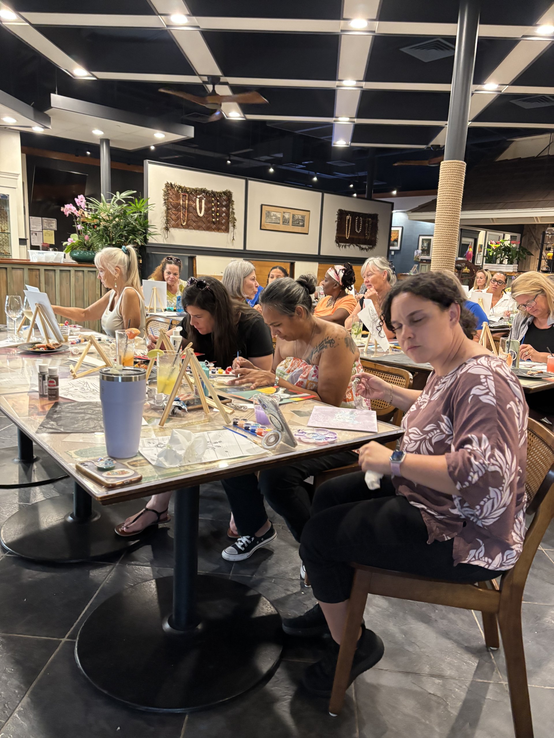 Paint and sip fundraiser for animals in hawaii