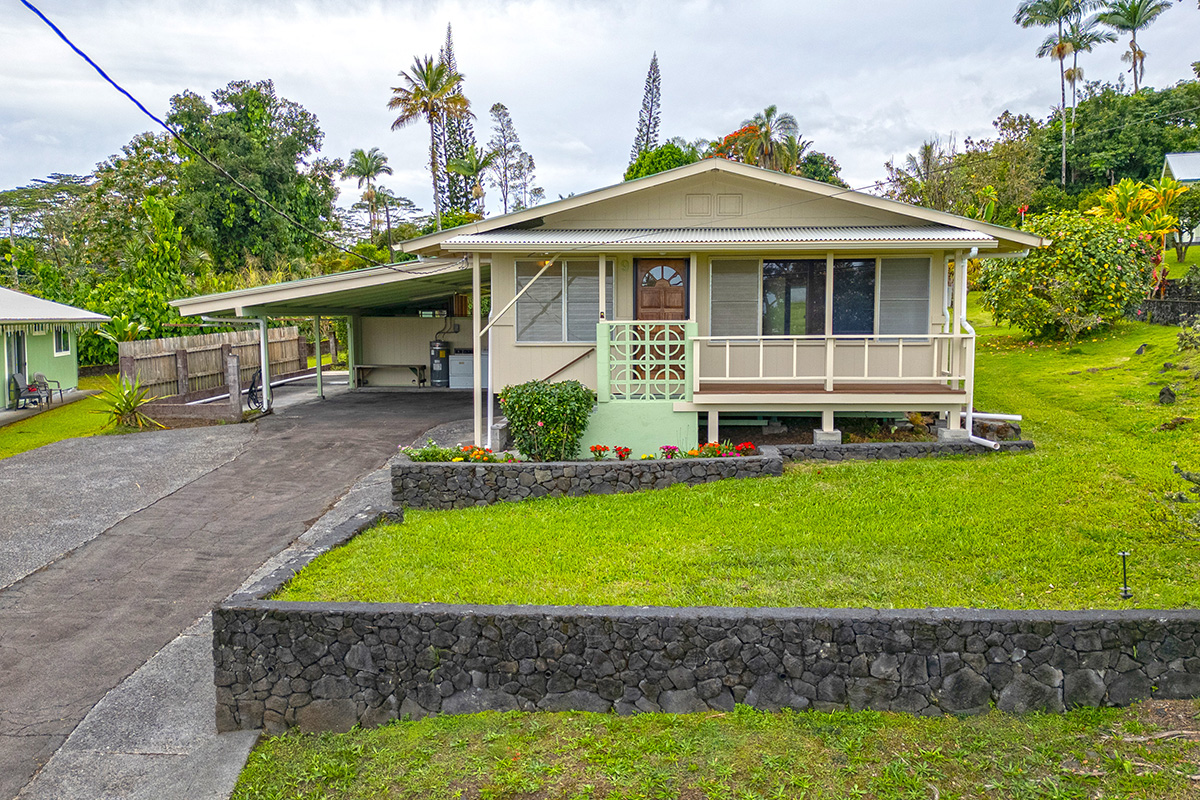 buying a house in hawaii