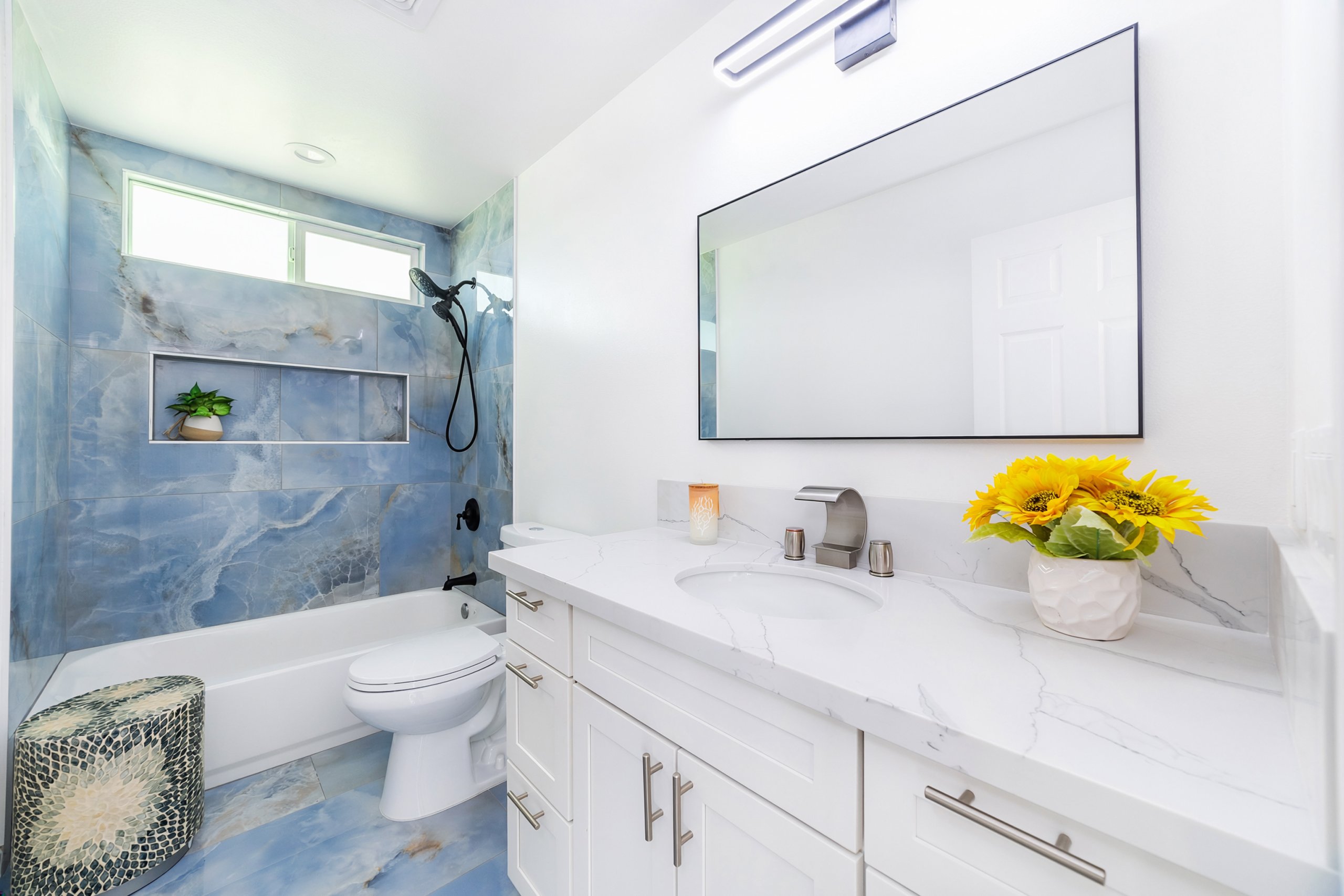Ainaloa home for sale with 3 Bedrooms and 2 Bathrooms