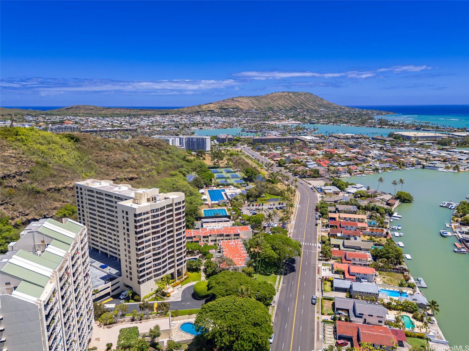 Aerial view of plaza hawaii kai building