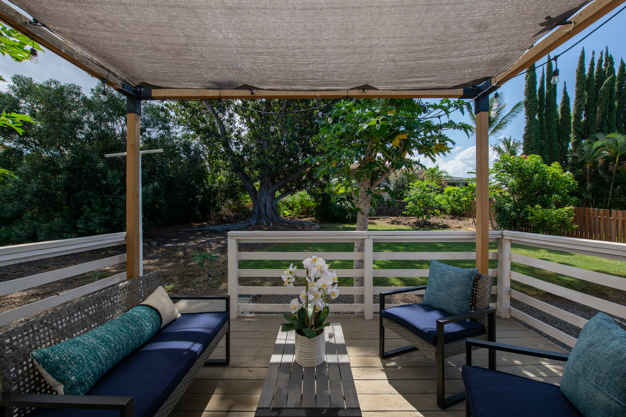 Backyard sitting area at home for sale in Waikoloa Village